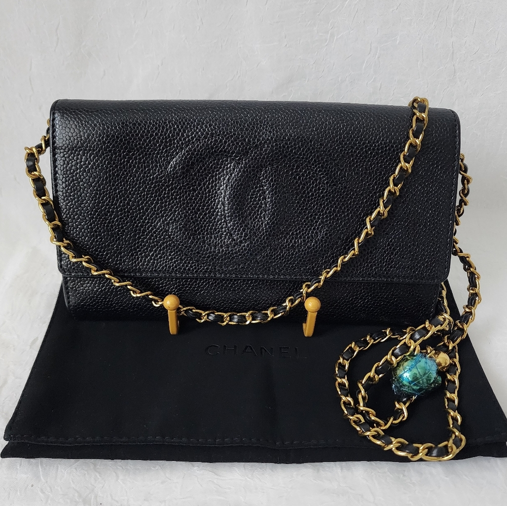 Auth Chanel CC Caviar Wallet to Crossbody